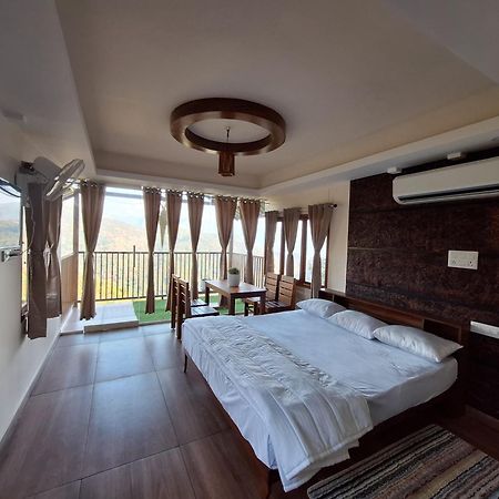 Cloudscape Homestay Pīrmed Εξωτερικό φωτογραφία
