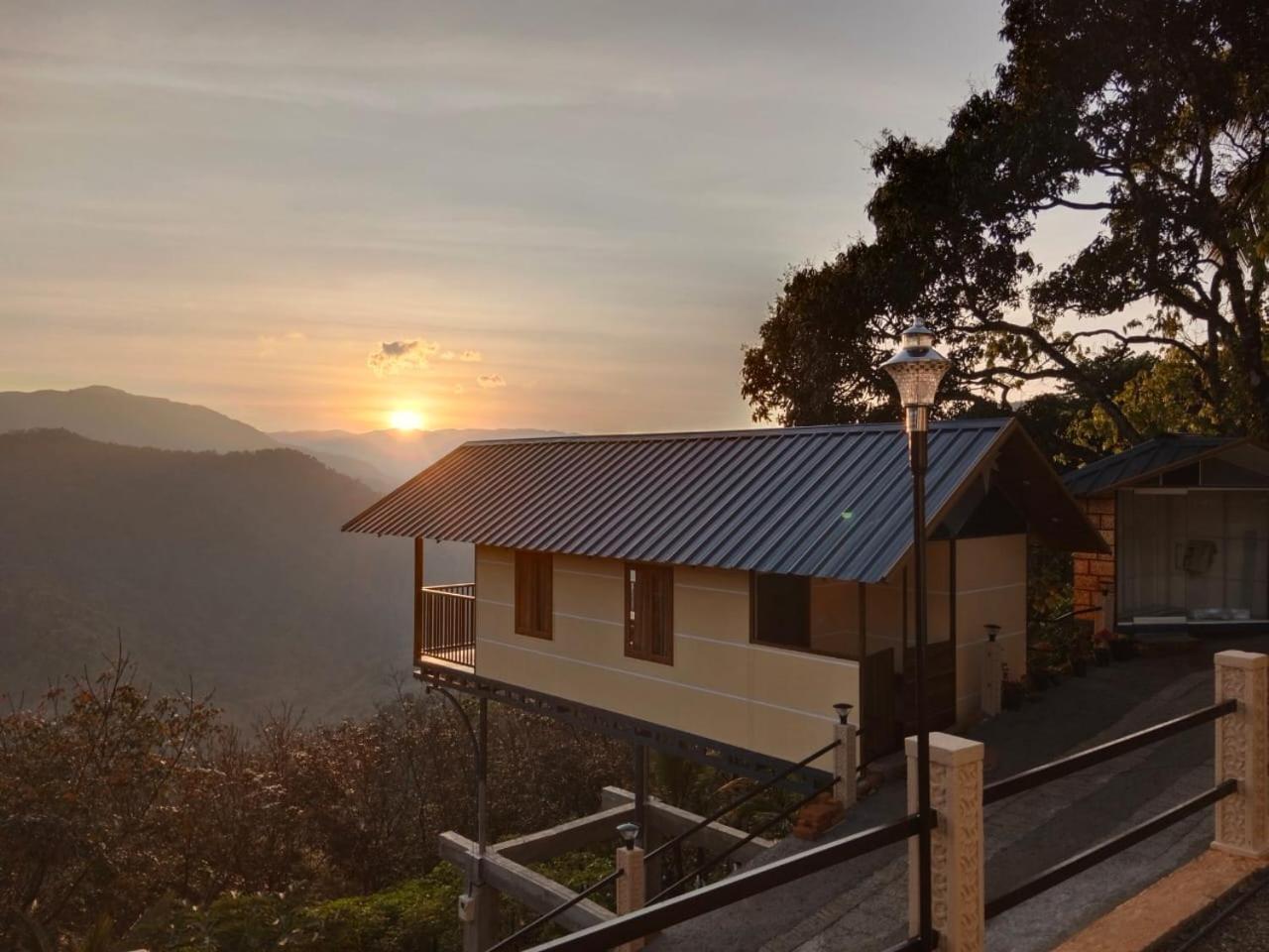 Cloudscape Homestay Pīrmed Εξωτερικό φωτογραφία