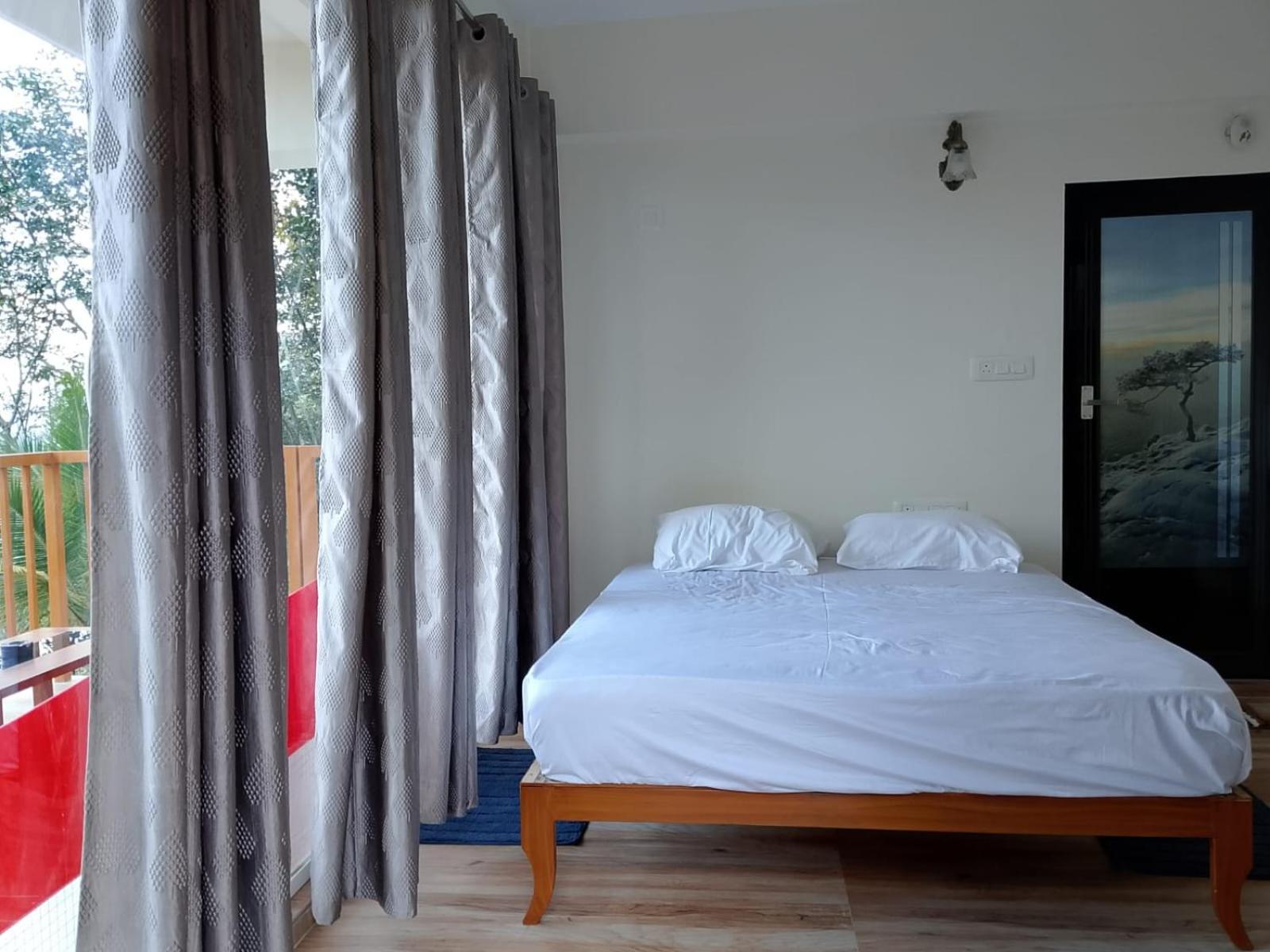 Cloudscape Homestay Pīrmed Εξωτερικό φωτογραφία
