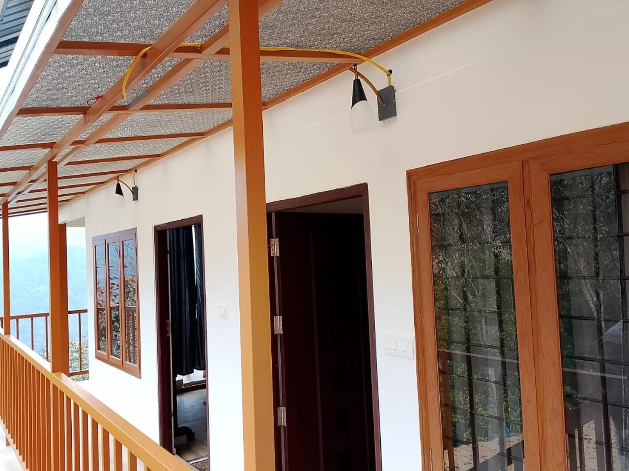 Cloudscape Homestay Pīrmed Εξωτερικό φωτογραφία