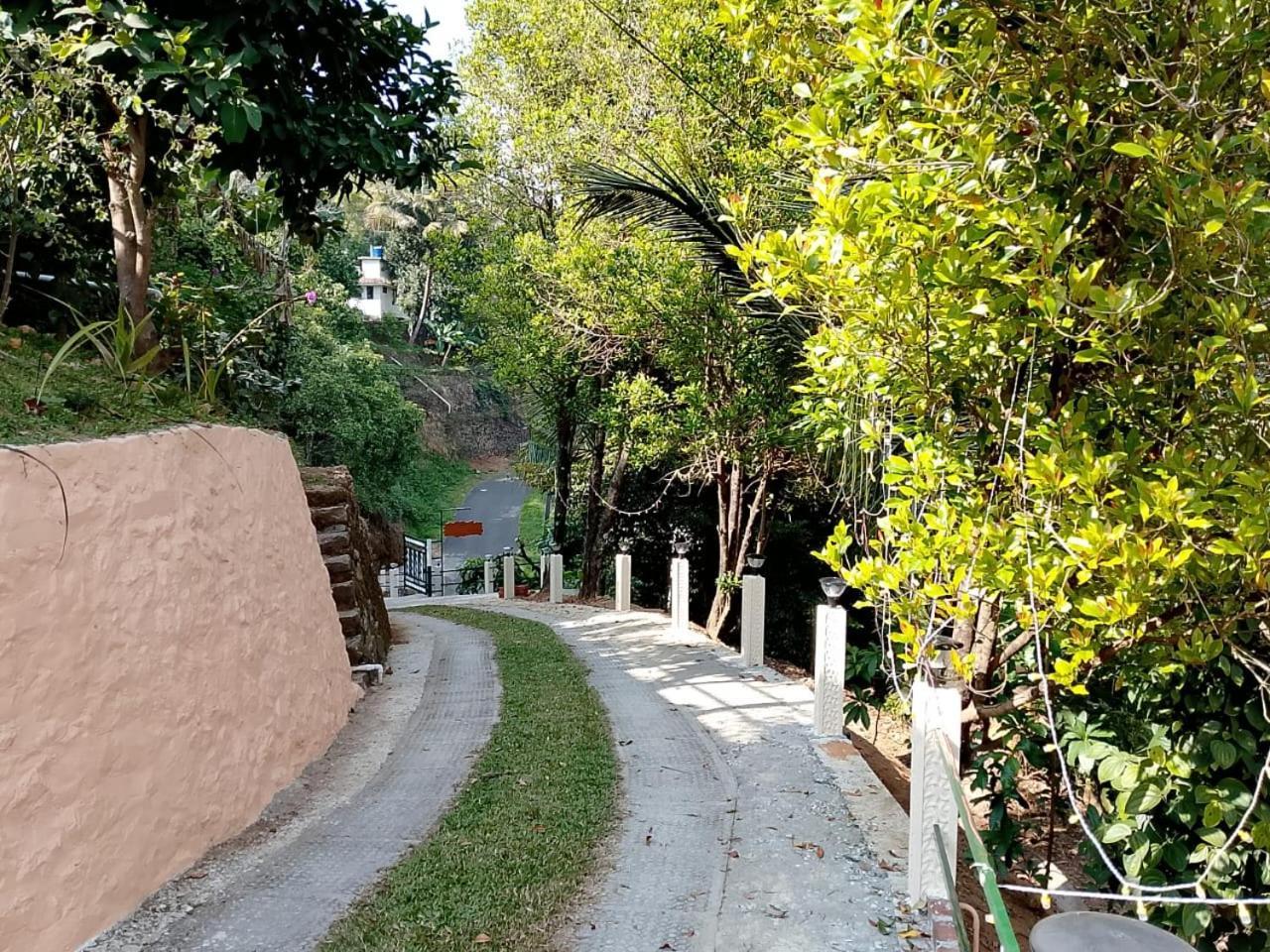 Cloudscape Homestay Pīrmed Εξωτερικό φωτογραφία