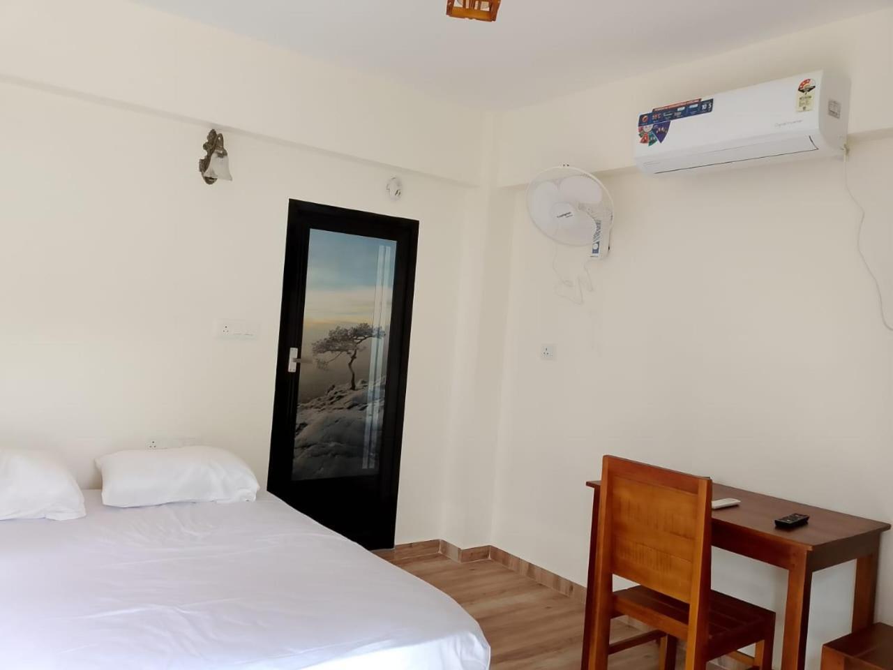 Cloudscape Homestay Pīrmed Εξωτερικό φωτογραφία
